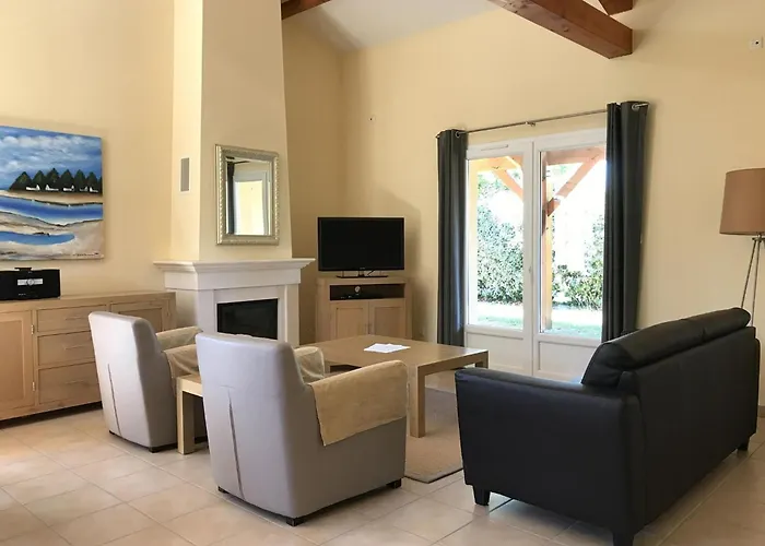 Σπίτι διακοπών In Parthenay With Private Garden *