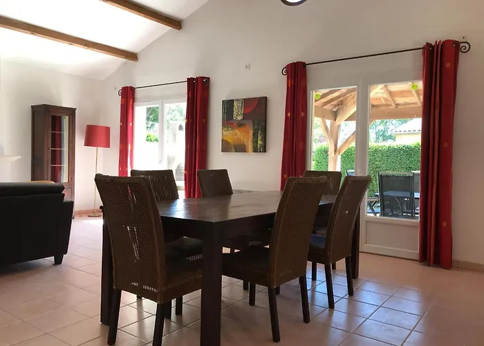 Σπίτι διακοπών In Parthenay With Private Garden *