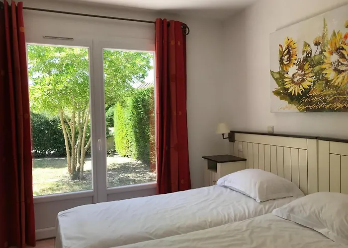 In Parthenay With Private Garden * Les Forges (Deux-Sevres)